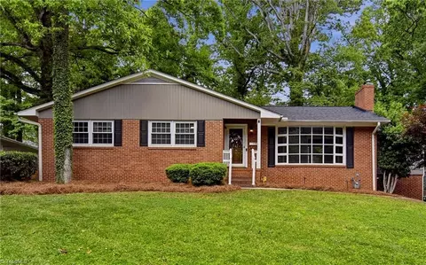 1000 Huntingdon Rd, Winston Salem, NC 27104