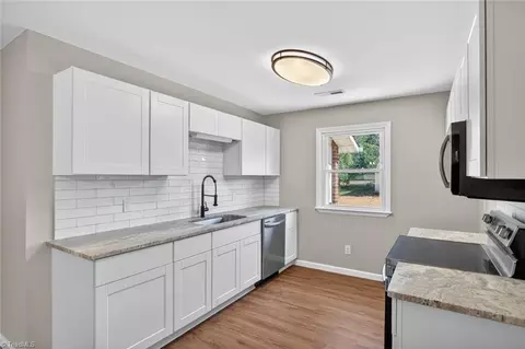 Kitchen - 1285 Meadowbrook Dr, King, NC 27021 photo 3 of 3
