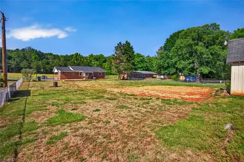 Exterior - 1285 Meadowbrook Dr, King, NC 27021 photo 10 of 10