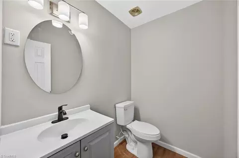 Bath - 1285 Meadowbrook Dr, King, NC 27021 photo 1 of 3