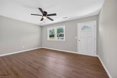 Living - 1285 Meadowbrook Dr, King, NC 27021 photo 2 of 4