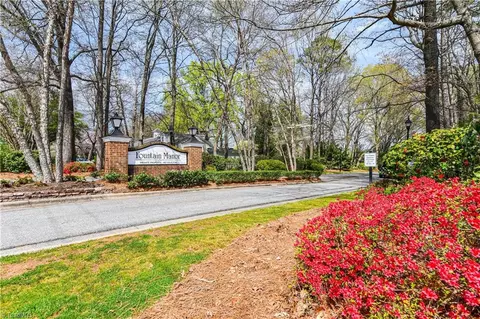 1 Fountain Manor Dr #B, Greensboro, NC 27405