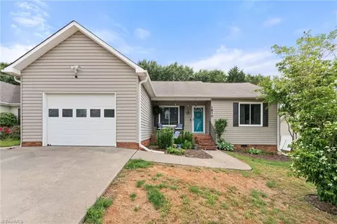 1830 Camden Forest Dr, Winston Salem, NC 27127