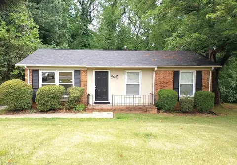 1036 Shalimar Dr, Winston Salem, NC 27107