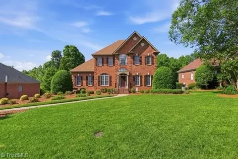 3569 Burnley Dr, Clemmons, NC 27012
