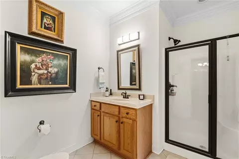 Bath - 4221 Pennfield Way, High Point, NC 27262 photo 5 of 8