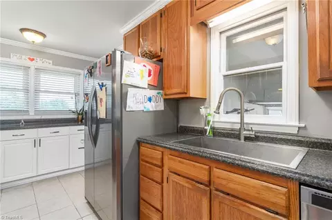 Kitchen - 3810 Azalea Ln, Trinity, NC 27370 photo 4 of 4
