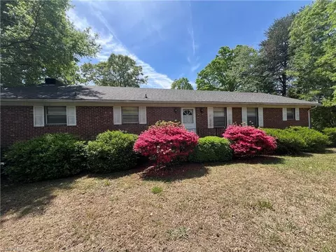 2109 Kivett Dr, Greensboro, NC 27406