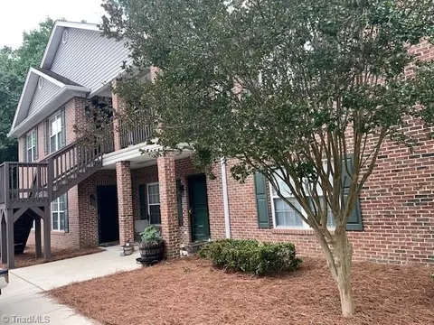 410 Shamrock Ct, Archdale, NC 27263
