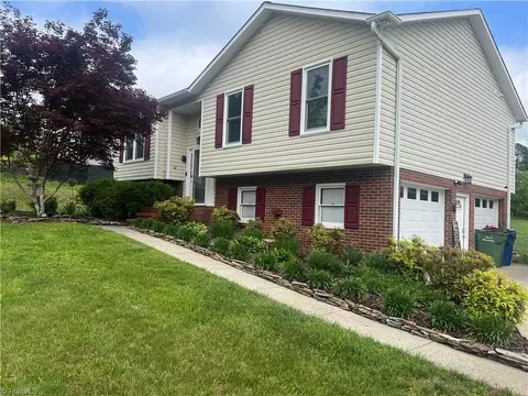 2136 Elizabeth Dr, Mount Airy, NC 27030