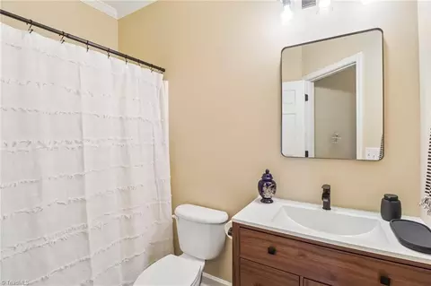 Bath - 104 Mollie Rd, Harmony, NC 28634 photo 3 of 3