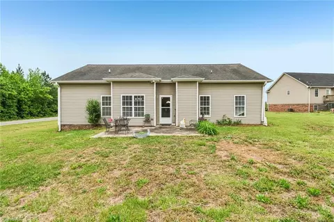 Exterior - 104 Mollie Rd, Harmony, NC 28634 photo 3 of 3