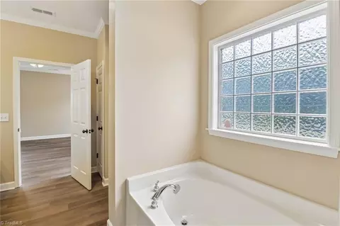 Entry Way - 104 Mollie Rd, Harmony, NC 28634 photo 5 of 5