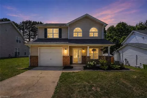 1119 Briarwood Dr, Mebane, NC 27302