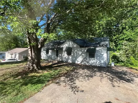 2755 Konnoak Dr, Winston Salem, NC 27127