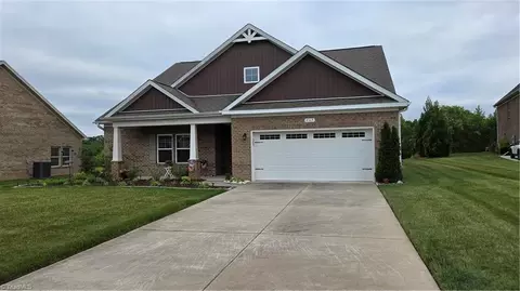 8365 Tralee Rd, Clemmons, NC 27012