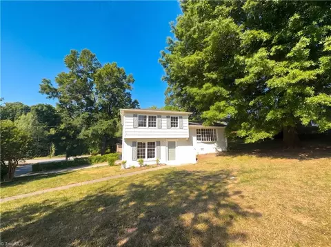 801 Daleview Ct, Greensboro, NC 27406
