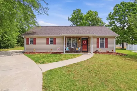 403 Northridge Dr, Eden, NC 27288