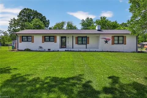 166 Roberts Rd, Eden, NC 27288