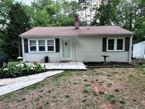 516 Rosewood Dr, Lexington, NC 27292
