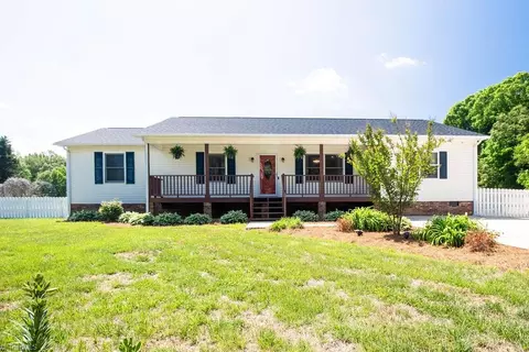 4280 Hoover Hill Rd, Trinity, NC 27370