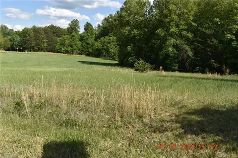 843 Renn Rd, Stokesdale, NC 27357