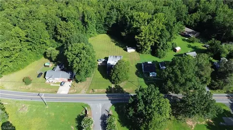 183 Aiken Rd E, Eden, NC 27288
