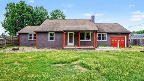 2442 Hoskins Rd, Burlington, NC 27215