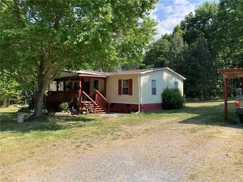 2451 Mountain View Rd, Asheboro, NC 27205