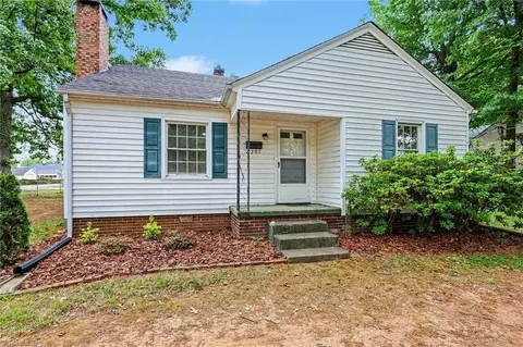 2201 Edgewood Dr, High Point, NC 27262