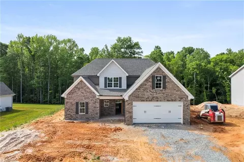 333 Enclave Dr, Clemmons, NC 27012