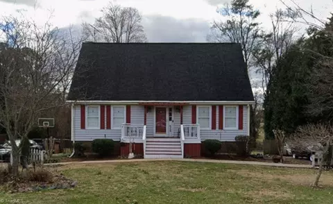 4935 Garden View Dr, Winston Salem, NC 27107