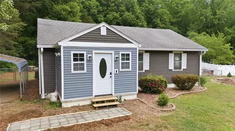 135 Pasadena Dr, Winston Salem, NC 27127