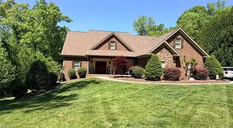 1053 Terrace Dr, Lexington, NC 27295