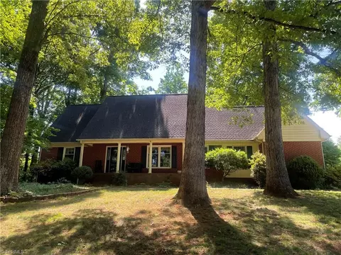 907 Branchwood Dr, Kernersville, NC 27284