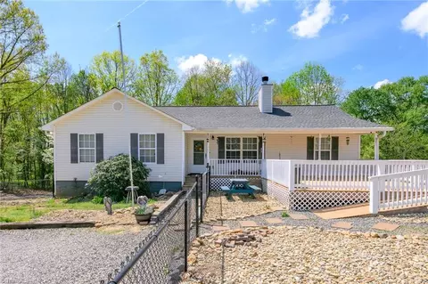 533 Tuckers Grove Rd, Statesville, NC 28625