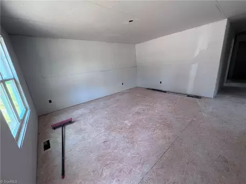 Living - 917 Redding Dr, High Point, NC 27260 photo 1 of 1