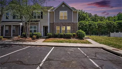 4293 Youngstown Dr, Greensboro, NC 27405