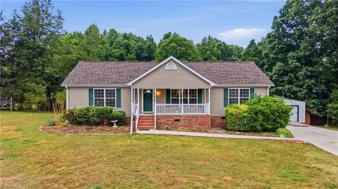 1508 Giles Chapel Rd, Asheboro, NC 27203