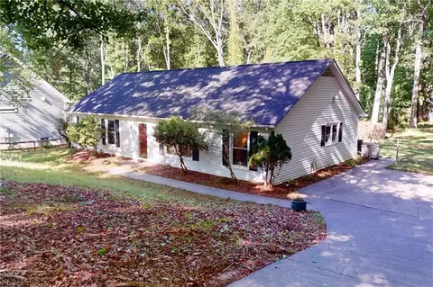 5308 Westrock Dr, Pfafftown, NC 27040