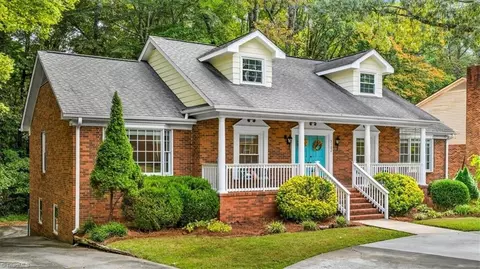 3102 Covewood St, High Point, NC 27265