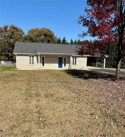 807 Silver Dapple Ln, Kernersville, NC 27284