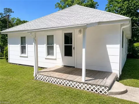 307 Rockspring Rd, High Point, NC 27262 photo 3