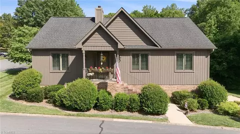 601 Ridgehaven Dr, Winston Salem, NC 27104