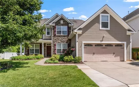 2631 Crosland Hill Dr, Winston Salem, NC 27106