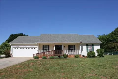 129 Polaris Dr, Mocksville, NC 27028