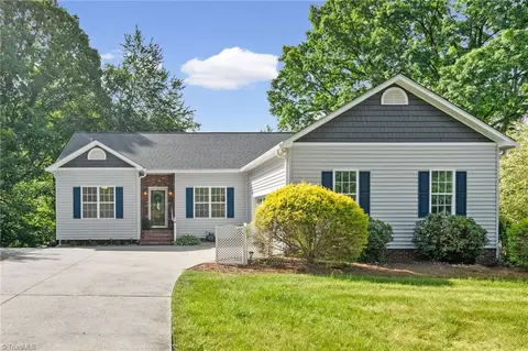 26 Robinhood Cir, Winston Salem, NC 27106