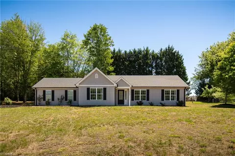 122 Fosstorall Rd, King, NC 27021