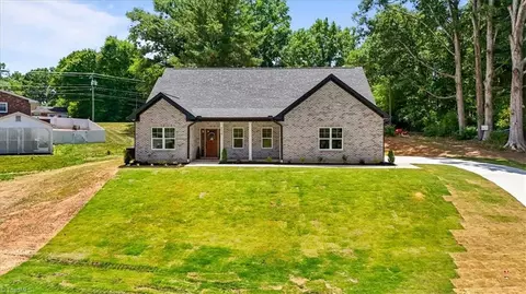 Exterior - 2410 Sedalia Dr, Clemmons, NC 27012 photo 3 of 3