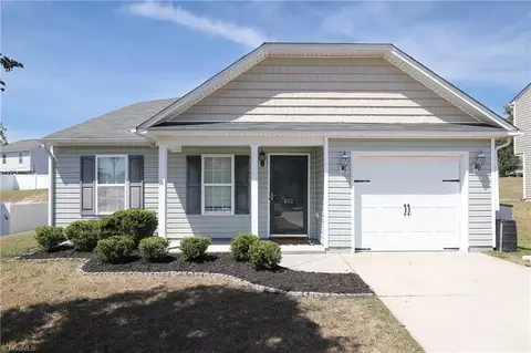 652 Switchback Ct, High Point, NC 27265